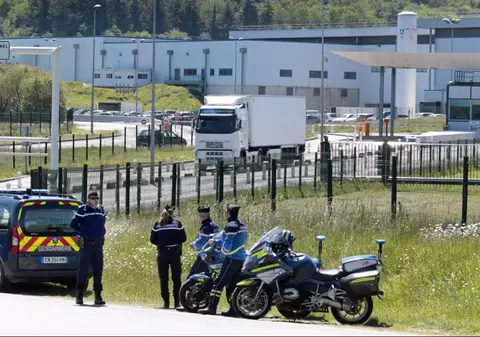 Românul care a sunat la poliție și a spus că e „un terorist trimis de Al-Qaeda și a pus bombe la abatorul Kermené”, condamnat: „Mă simțeam invincibil”