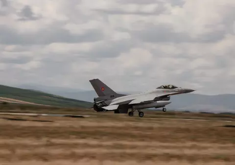 MApN reclamă un „fals grosolan” cu privire la antrenamentul piloților ucraineni în România pe avioane F-16