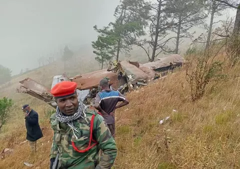 Vicepreședintele din Malawi și alte nouă persoane au murit după prăbușirea avionului în care se aflau, a anunțat președintele țării