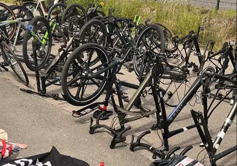 Șofer român de autocar în vârstă de 18 ani care venea în țară din Danemarca, prins cu biciclete furate în valoare de 100.000 de euro