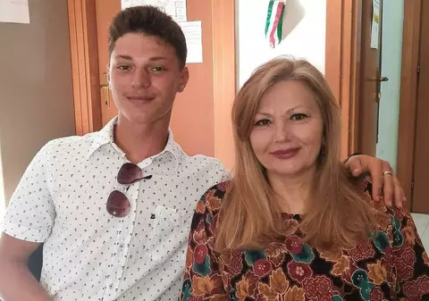 O bunică româncă și nepotul ei dau împreună Bacalaureatul la un liceu din Italia, după ce au fost colegi de bancă