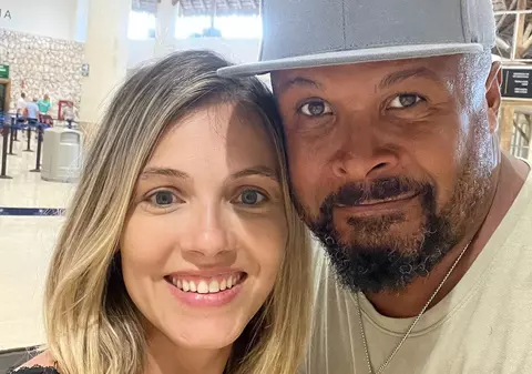 Reacția lui Cabral când Andreea Ibacka l-a prins în timp ce umbla în telefonul ei: „Nu poți să recunoști așa ceva”. Ce explicație i-a dat soției