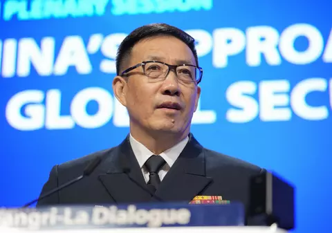 Perspectiva unei "reunificări" paşnice cu Taiwanul, "tot mai slabă", spune ministrul chinez al apărării