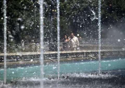 Cod roșu de caniculă la București în acest weekend. Temperatura în Capitală va atinge 38 de grade Celsius