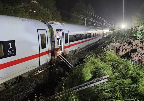 Inundații în sudul Germaniei: un tren a deraiat, un pompier s-a înecat în drum spre o misiune de salvare