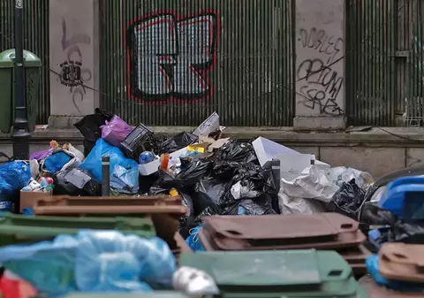 Stare de alertă în judeţul Brăila, după ce operatorul de salubritate refuză să mai ridice gunoiul