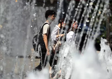 Codul portocaliu de caniculă, extins. Temperaturi extreme în mare parte a țării. Cum va fi vremea la București | HARTĂ