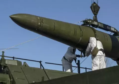 Rusia a început o revizuire a doctrinei nucleare. Adversarii să "înţeleagă bine semnificaţia pe care o acordăm factorului de descurajare"