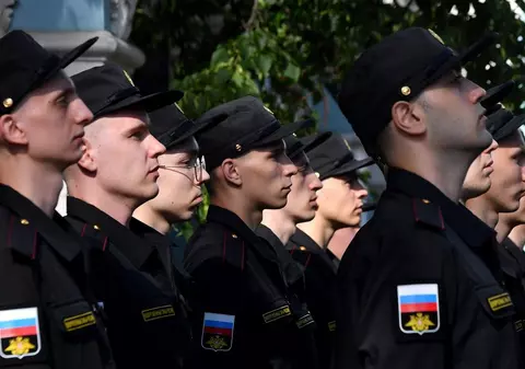 În Rusia, suspecții și arestații preventiv în cauze penale care au între 18 și 65 de ani sunt „invitați” să plece să lupte în Ucraina, ca să scape de dosare