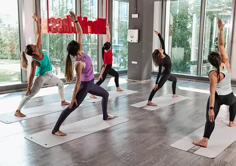 Pe 21 și 22 iunie, World Class oferă clase gratuite de yoga în București și în țară, cu ocazia Zilei Internaționale Yoga