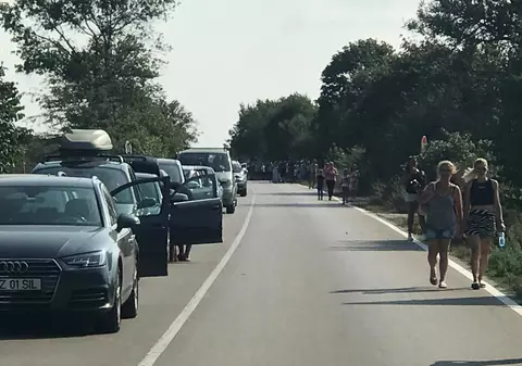 Aglomerație la Giurgiu și la Nădlac, la ieșirea din țară. Care este situația la Vama Veche și la Negru Vodă