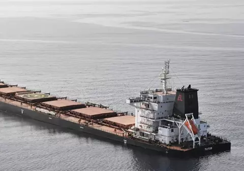 A doua navă atacată de rebelii Houthi s-a scufundat în Marea Roșie