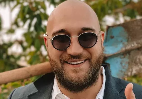 Actorul Ruslan Hanumak, prieten al președintelui Volodimir Zelenski, a părăsit Ucraina și se află în SUA: „Prefer să fiu trădător, dar să stau cu fiul meu”