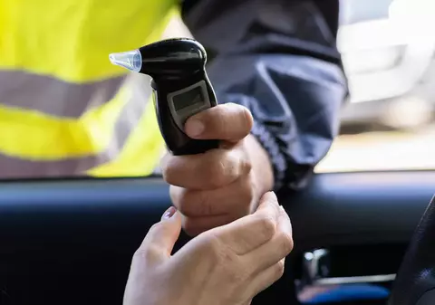 Șoferiță prinsă pe autostradă conducând cu alcoolemie de 4,85 la mie, în Germania: „Îți trebuie antrenament pentru cifra asta”