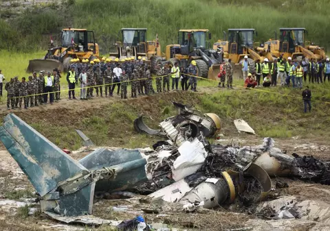Un avion s-a prăbușit în Nepal la scurt timp după decolare. Cel puțin 18 oameni au murit