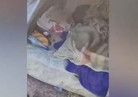 Noi detalii în cazul fermei de sclavi din Argeș: victimele, recrutate de taximetriști din București. Un tânăr, vândut pe un litru de țuică și niște brânză