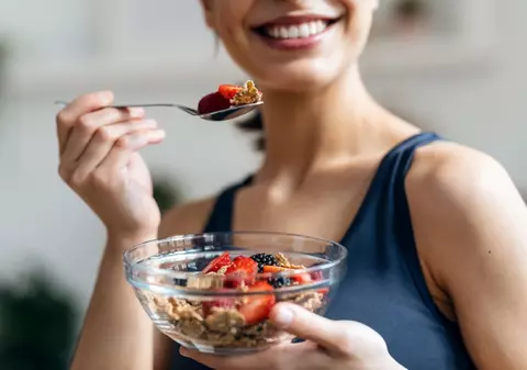 Cum să-ţi faci musli acasă