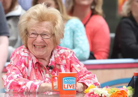 Dr. Ruth, terapeut sexual din SUA și gazdă de talk-show, a murit la 96 de ani