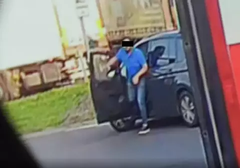 Cuplul de români salvat de un șofer de TIR, în Germania, atacat tot de români: „Poliția îl caută pe acest bărbat în tricou albastru”