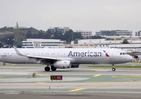 Un avion Boeing al companiei United Airlines şi-a pierdut o roată la decolarea de pe aeroportul din Los Angeles