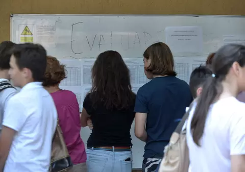 Generația crescută fără suflet. Cine e de vină pentru „dezastrul” de la Evaluarea Națională