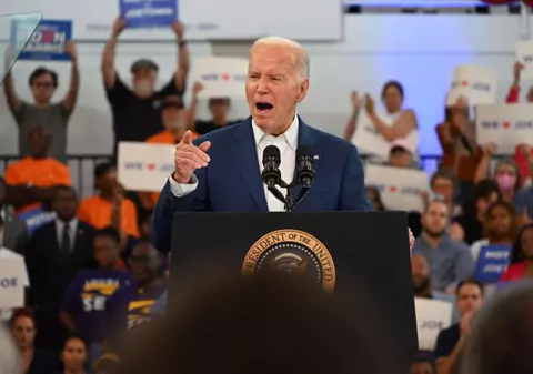 „Cum să faci campanie împotriva lui Trump sau cum să-l ataci”. Marea dilemă cu care se confruntă Joe Biden și echipa sa