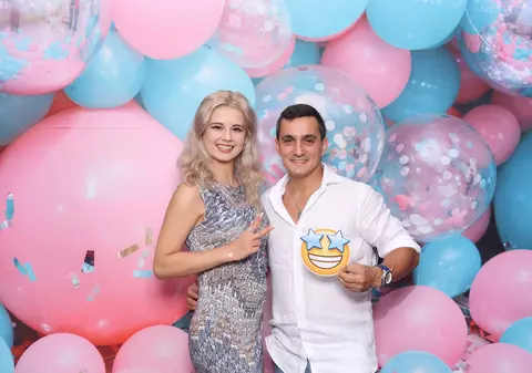 Marian Drăgulescu și-a cerut iubita în căsătorie într-un balon, la mare înălțime. Reacția Simonei când a văzut inelul