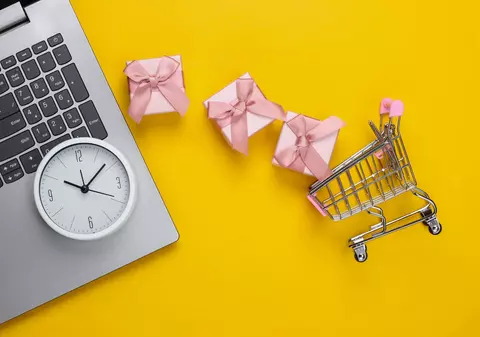Cum se creează un magazin online pentru o afacere mică?