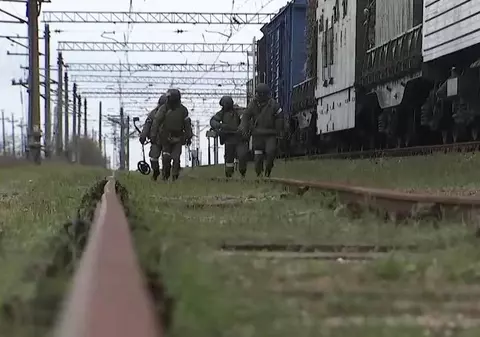 „Răzbunarea noastră va fi crudă!” Partizanii din Crimeea amenință armata lui Putin și distrug rutele de aprovizionare cu armament