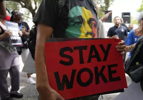 Occidentul debusolat. De ce ideologia woke reprezintă o formă de neocolonialism 