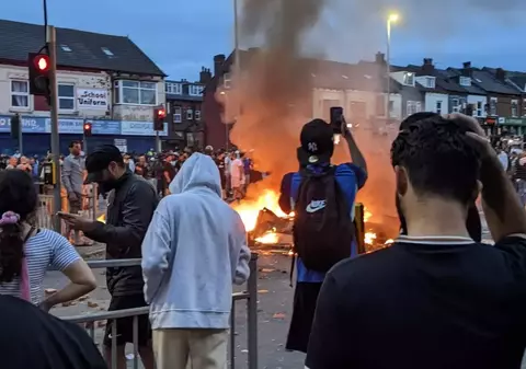 Autoritățile britanice au avut motive „legale și îndreptățite” să ia copiii români de la care au pornit violențele din Leeds, spune Protecția Copilului