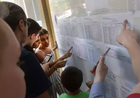 Un elev din Focșani cu 3,50 la matematică, la Evaluarea Națională, a luat 9,75 după contestație. Explicația oficială