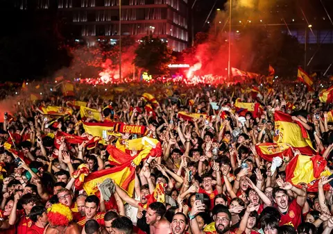 Toată Spania a sărbătorit în stradă victoria naționalei la EURO 2024. „Au jucat mai bine decât orice altă echipă. A fost extraordinar!” VIDEO