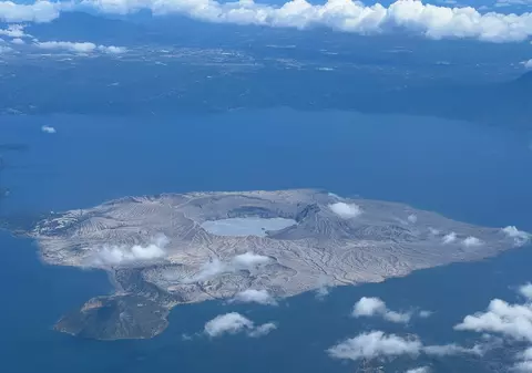 Vulcanul Taal din Filipine - localizare, istoria erupțiilor, curiozități