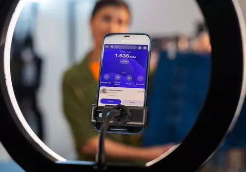 Mii de lei făcuți în câteva ore din cerșit pe TikTok: „Donați, donați, 5 lei, 10 lei!”