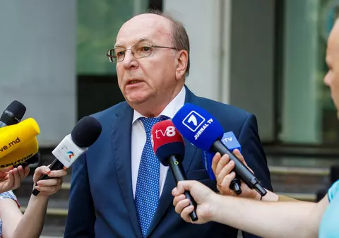 MAE de la Chişinău a expulzat un diplomat rus în cazul de spionaj care a dus la percheziţii în Parlament și la reținerea a doi oficiali moldoveni