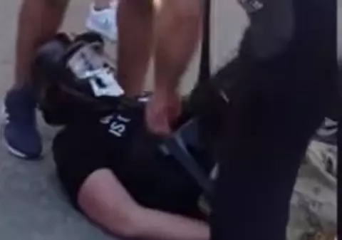 Atac la o moschee din Turcia. Un tânăr a înjunghiat cel puțin cinci oameni. A difuzat atacul în direct pe internet | VIDEO