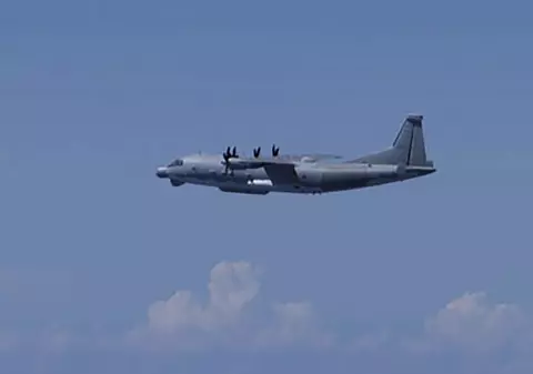 Un avion de spionaj al Chinei a pătruns pentru prima dată în spațiul aerian al Japoniei. Reacția armatei nipone