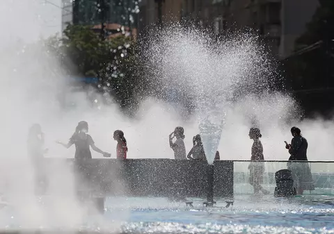 Caniculă în jumătate de țară. Harta zonelor afectate. Cum va fi vremea în București