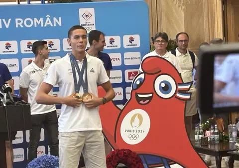 David Popovici, după ce a revenit de la Paris: „Este nevoie de bani investiți în sport, bani investiți cu cap la noi în țară”