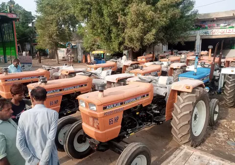 EXCLUSIV | Tractorul românesc Universal, produs cu succes în Pakistan. „Îl putem exporta oriunde în lume”, susține unul dintre proprietarii firmei