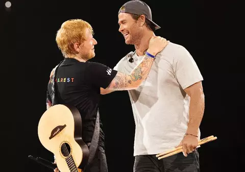 Ed Sheeran și Chris Hemsworth, la restaurantul unui concurent de la „MasterChef”, după concertul de la Arena Națională: „A fost superb”