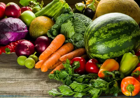 Fructele și legumele lunii august - beneficiile fructelor și legumelor de sezon