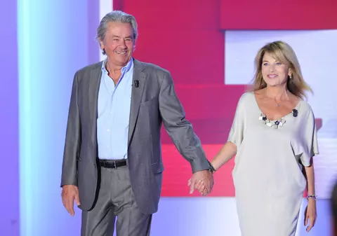 Funeraliile lui Alain Delon, „ca înmormântarea unui naş din Sicilia”, dezvăluie actrița Nicole Calfan