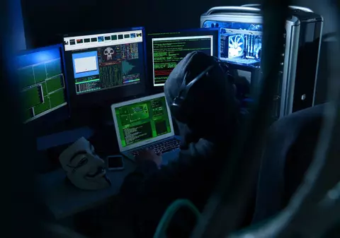 Recompensă de 2,5 milioane de dolari oferită de SUA pentru prinderea unui hacker belarus