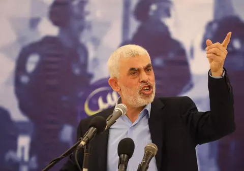 De ce Yahya Sinwar, liderul Hamas, este o „țintă” greu de eliminat: „Se ascunde la vedere, deghizat în femeie”