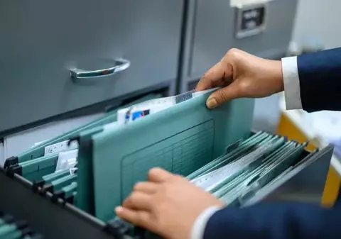 Transformă-ți Compania cu Arhivarea Electronică oferită de Soluții Arhivă