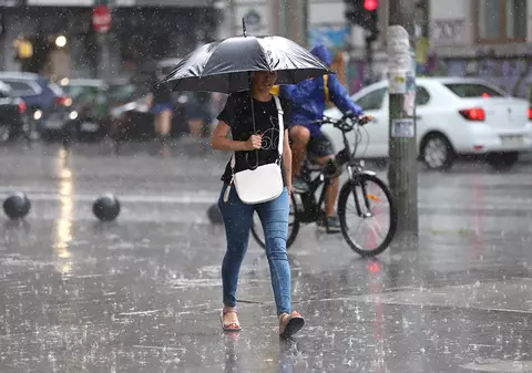 Prognoza meteo pe patru săptămâni. Cum va fi vremea în prima lună de toamnă: zonele cele mai afectate de ploi