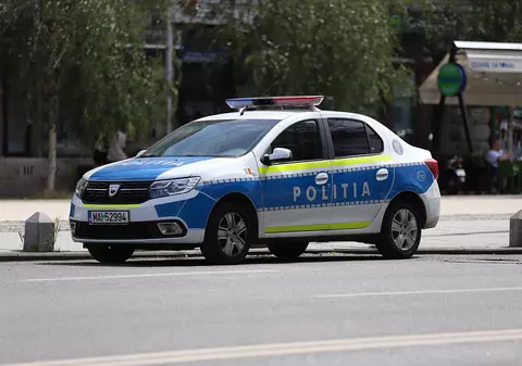 Polițist târât cu mașina câțiva metri de un șofer care a refuzat să coboare din mașină pentru un control, în Cluj-Napoca