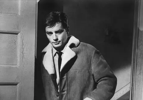 Celălalt „alendelon”, haina care a înnebunit bărbații din România în anii ’70